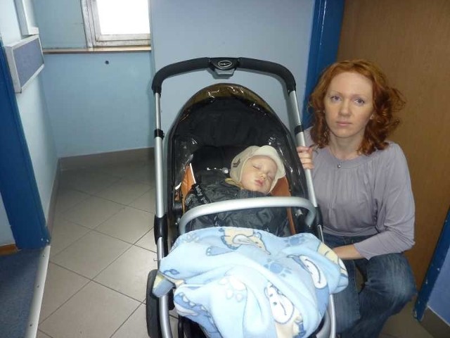 Kielczanka Marzena Ślusarz, mama 14-miesięcznego Kubusia, nie wyobraża sobie rodzenia w domu. Po porodzie straciła przytomność, w szpitalu otrzymała szybką pomoc.
