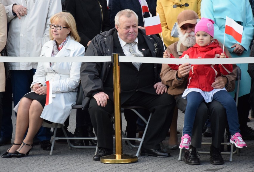 Andrzej Duda – skandowali sympatycy prezydenta RP w Oświęcimiu. Konstytucja – grzmiał KOD  