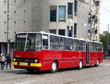 MPK Poznań: Koniec sezonu linii turystycznych. W sobotę po raz ostatni wyjedzie na trasę zabytkowy autobus na nocnej linii