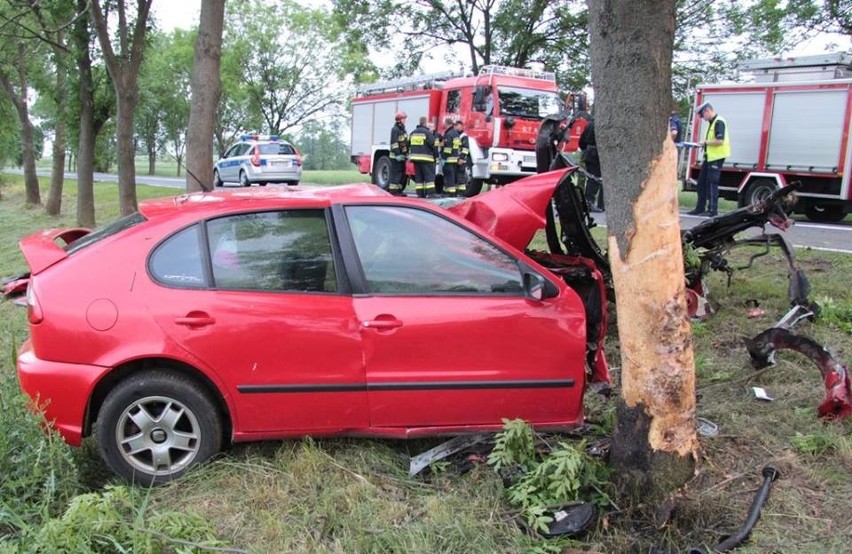 23-letnia kobieta zginęła w wypadku pod Krapkowicami.