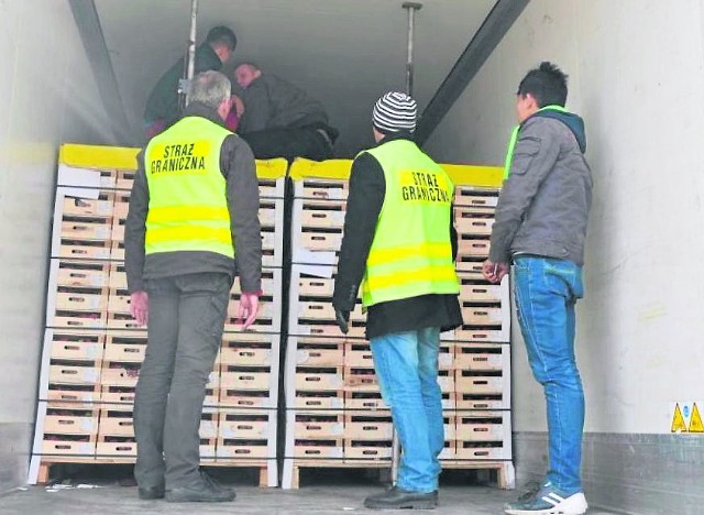 Grzegorz Braun na spotkaniu w Stalowej Woli w Bibliotece Międzyuczelnianej, gdzie przyszło wielu jego sympatyków.