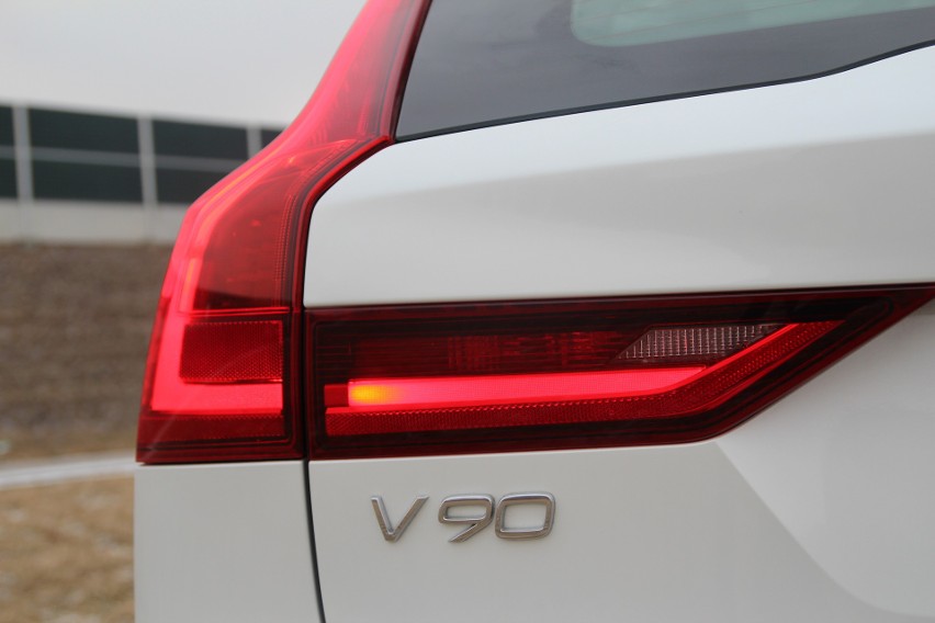 Volvo V90 Cross Country...