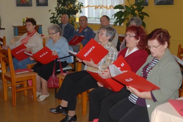 Seniorzy czują się w DDP jak u siebie. - Zabranie nam obiadów gotowanych w naszej kuchni, to niesprawiedliwości - przekonują.