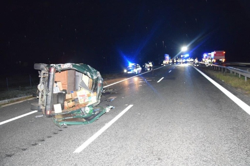 Łętowice. Wypadek z udziałem ukraińskiego busa na autostradzie A4 pomiędzy Brzeskiem i Tarnowem. Pięć osób zostało rannych