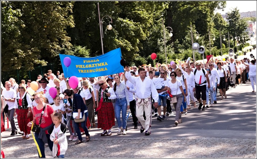 Na Jasną Górę pieszo lub na rowerze. Pielgrzymki z powiatu myślenickiego [ZDJĘCIA]