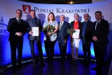 Uhonorowano utalentowanych sportowców, artystów i działaczy z powiatu krakowskiego. Organizacje dostały po pięć tysięcy nagrody