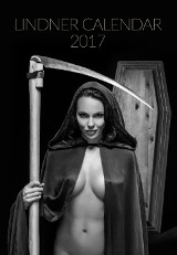 Kalendarz Lindner 2017: Nagie modelki reklamują trumny. "Rozbieramy panią Śmierć" [ZDJĘCIA +18]
