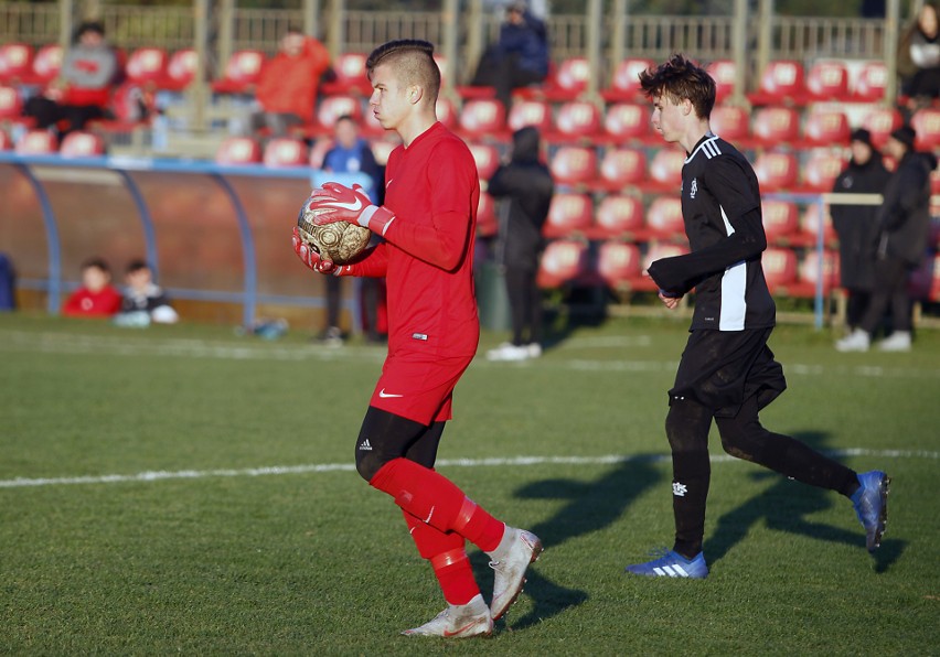 Centralna Liga Juniorów. Leicester też podziwia AKS SMS. Piękny gol po testach na Wyspach [ZDJĘCIA]