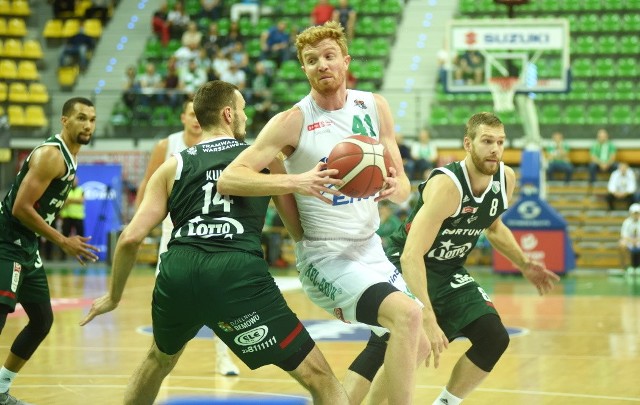 Zielonogórzanie pokonali Legię Warszawa i odnieśli trzecie zwycięstwo w Energa Basket Lidze. Więcej zdjęć z meczu znajdziecie w kolejnych slajdach.