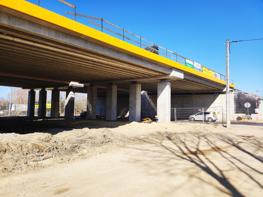 Na północnym fragmencie S14 trwa budowa mostów i wiaduktów