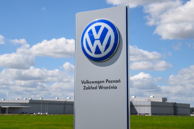 Volkswagen Poznań udostępni magazyn PCK na datki dla Ukrainy
