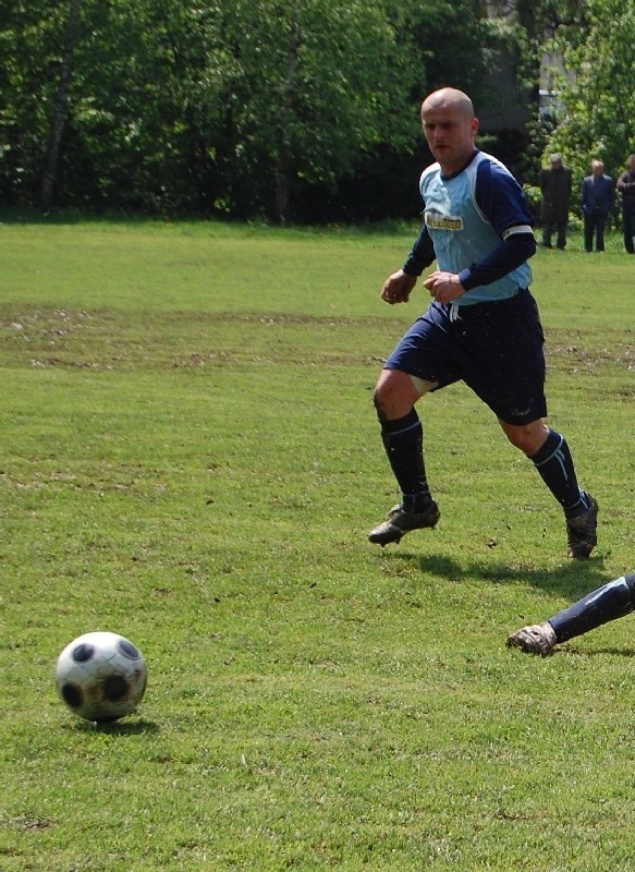 Robert Możdżeń nie dotrwał do ostatniego gwizdka arbitra, bo zamiast skupićsię na graniu próbował sędziować.