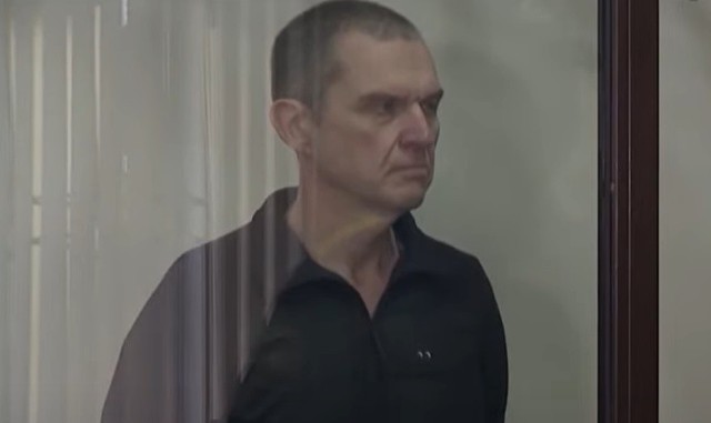 Andrzej Poczobut przed sądem. Działacz Związku Polaków na Białorusi został skazany na 8 lat więzienia
