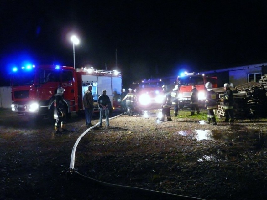 Pożar w Złoczewie. Płomienie o wysokości 10 metrów [ZDJĘCIA]