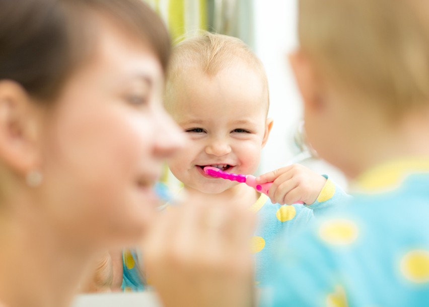 Nawet niemowlaki powinny myć zęby.