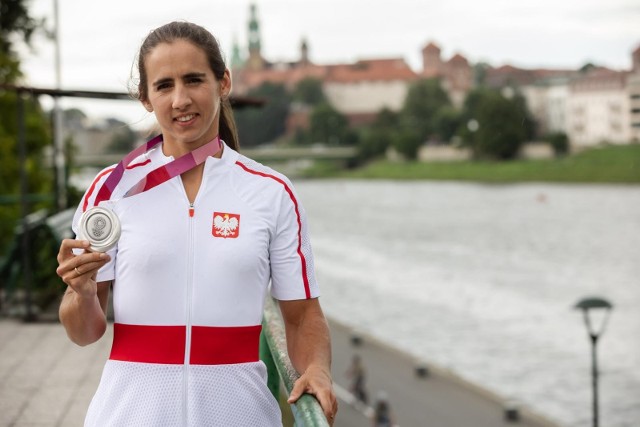 Maria Sajdak z koleżankami z wioślarskiej czw&oacute;rki podw&oacute;jnej wywalczyły w Tokio olimpijskie srebro