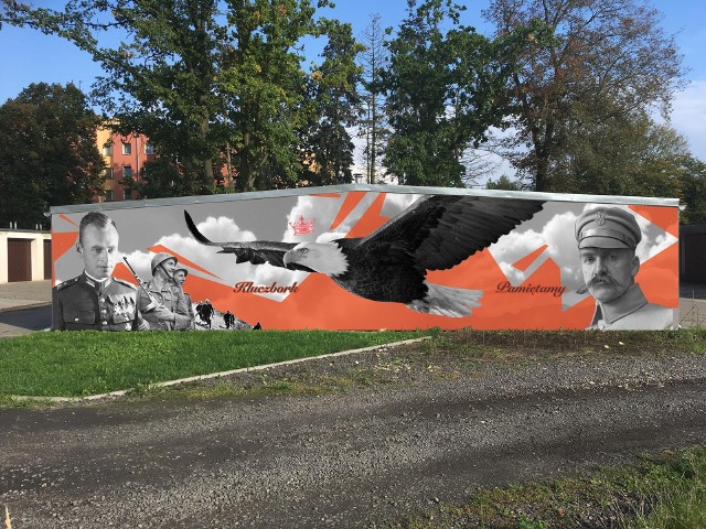 - Wizualizacja tego muralu jest tylko poglądowa, na muralu nie będzie zdjęć, tylko artystyczny obraz - zastrzega Mateusz Dybka.