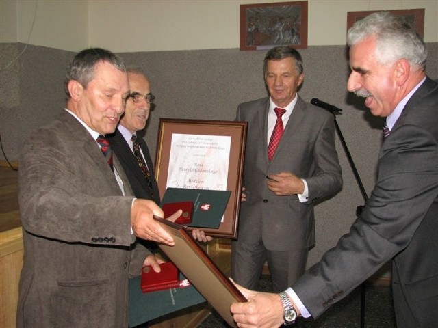 Henryk Gadomski i Józef Kur zostali odznaczeni medalami "Pro Masovia" od marszałka województwa