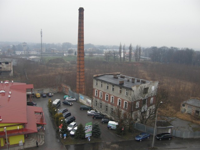 Na fragmencie terenu powstał niewielki market i parking. Reszta to zrujnowane pozostałości po zakładowych budynkach i wielki pusty plac, który dotąd nie doczekał się  realizacji żadnego z pomysłów na wykorzystanie.