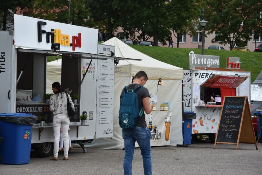 Starachowice: Festiwal "ulicznego" jedzenia przyciąga całe rodziny [DUŻO ZDJĘĆ]