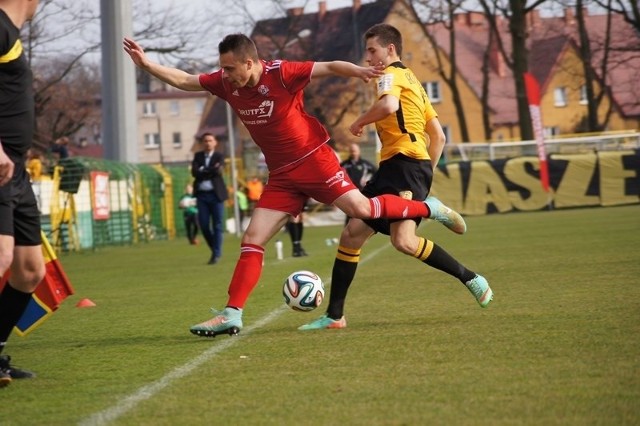 Nudny mecz GKS Katowice z Bytovią Bytów kolorów nabrał w samiej końcówce. Głównie czerwonego i żółtego.