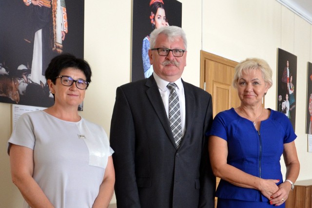 Skierniewicka Izba Gospodarcza, w osobach prezes Jolanty Juraś (z prawej) i członka zarządu Grażyny Głuszek, była gościem ambasady Ukrainy. Omawiano kwestie współpracy gospodarczej.
