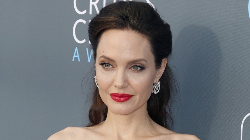 Angelina Jolie zrobiła na złość Bradowi Pittowi. Co takiego zrobiła?