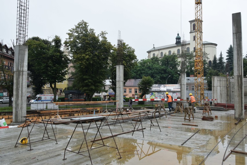 Galeria Gorlicka coraz wyższa. Jest już wejście od strony ul. Legionów