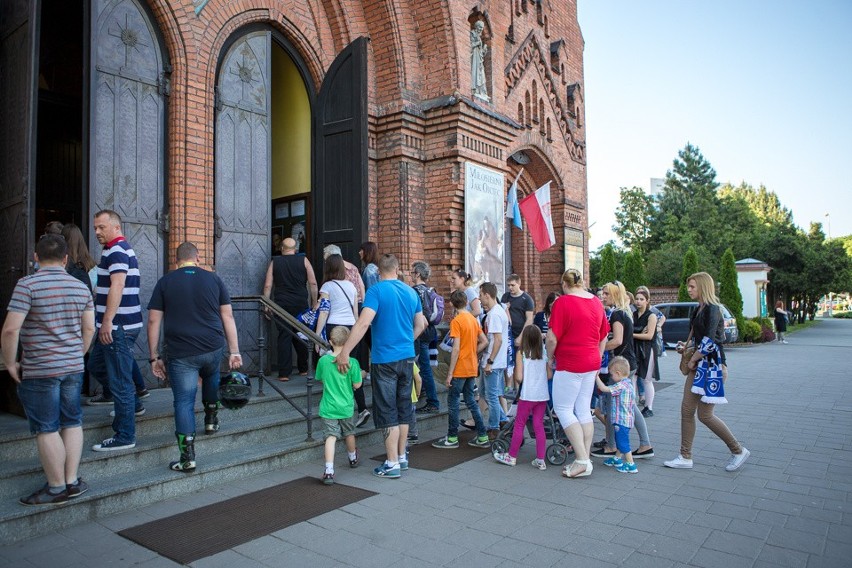 Tarnów. Tłumy kibiców na mszy w intencji Krystiana Rempały