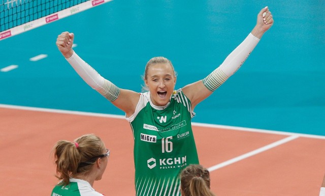 Izabella Rapacz w Polsce spędziła trzy ostatnie sezony. Zaczynała w 1-ligowym Energetyku Poznań, potem była zawodniczką Pałacu Bydgoszcz, a ostatnio Volley Wrocław. Teraz zagra dla Developresu Rzeszów.