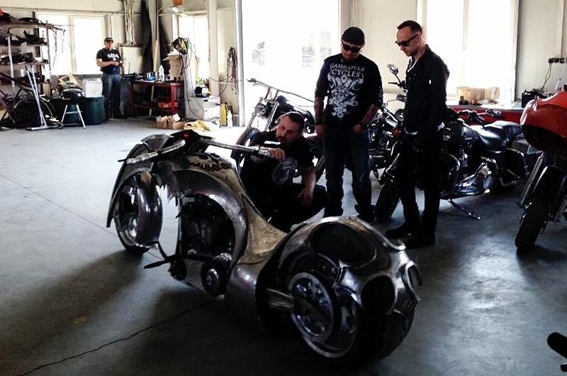 Nergal testował swój nowy motocykl...