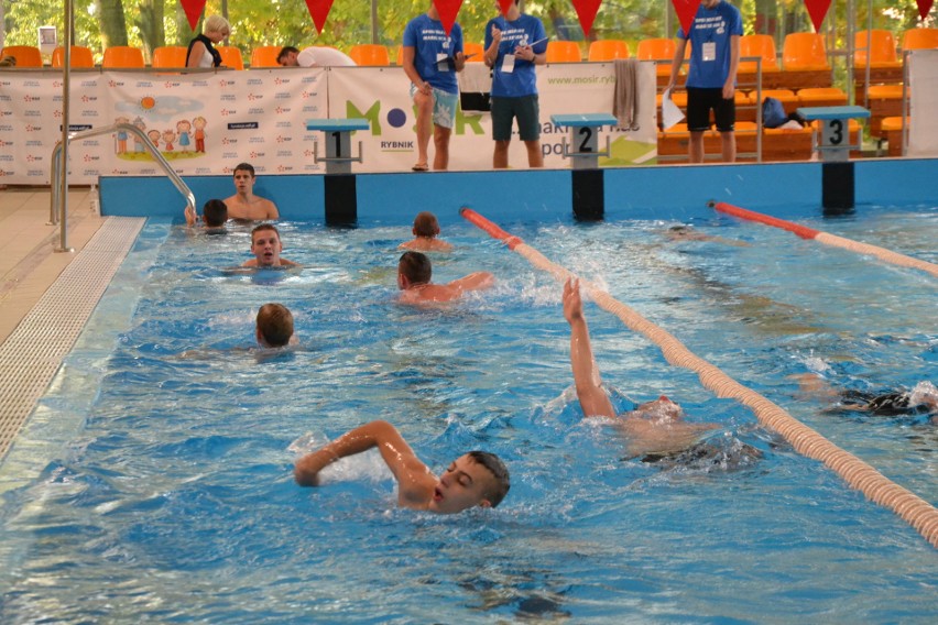 24-godzinny maraton pływacki dla Bereniki w Rybniku
