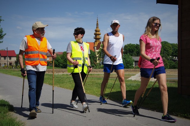 Marsz z kijami będzie podsumowaniem projektu "Aktywnie z Kołem Gospodyń", jaki został zainaugurowany na początku czerwca tego roku.