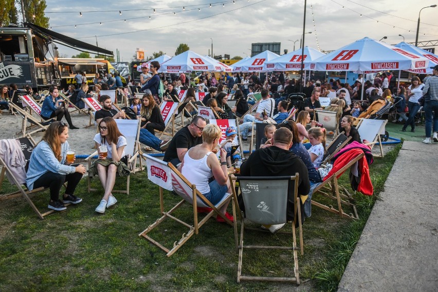 O piątku poznaniacy znów mogą odwiedzać Nocny Targ...