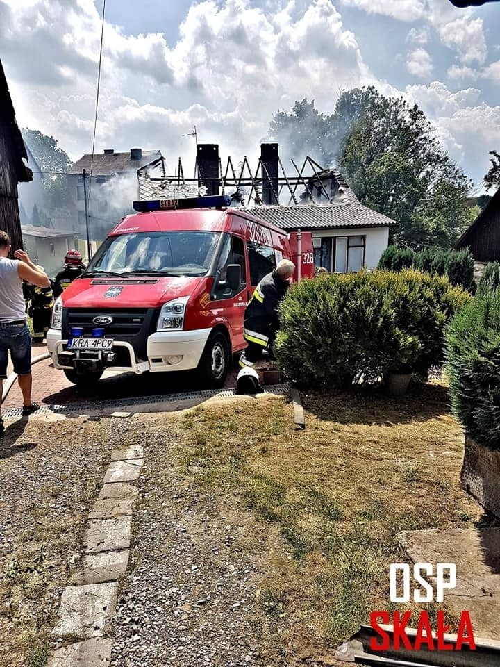 Pożar w Sułoszowej. Zapaliło się na poddaszu domu jednorodzinnego