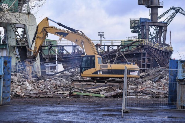 Wyburzenia hal i innych obiektów na terenie dawnej Stoczni Gdańskiej od dawna budzą kontrowersje i protesty mieszkańców