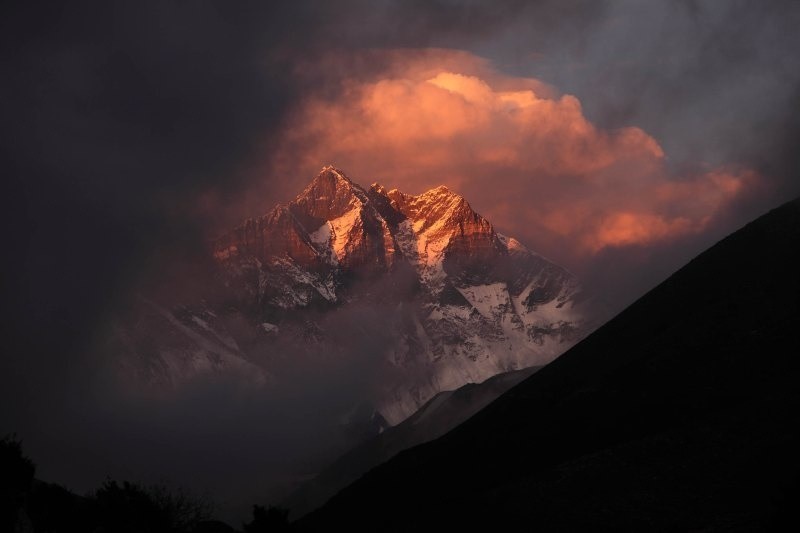 Ama Dablam (6858 m n.p.m.) pasmo Himalajów w Nepalu. To na...