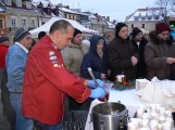 Miejska Wigilia na Rynku w Sandomierzu. Przyjdź na wspólne kolędowanie i ciepły posiłek (WIDEO)