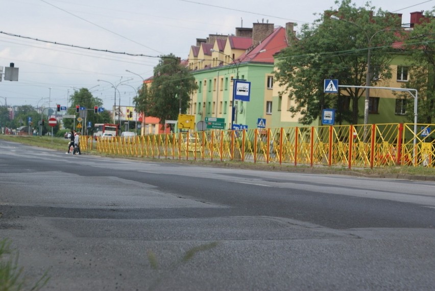 Dziurawa ulica Piłsudskiego rzeczywiście wymaga pilnego...