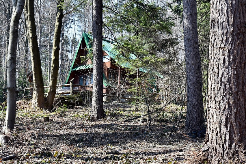 Gorlice. Remont schroniska na Magurze ma  skończyć się w lipcu. Potrzeba 55 tysięcy [ZDJĘCIA]