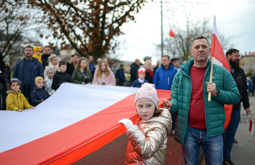 Święto Niepodległości 2022 w Przemyślu. Mieszkańcy zebrali się pod pomnikiem Orląt Przemyskich [ZDJĘCIA]