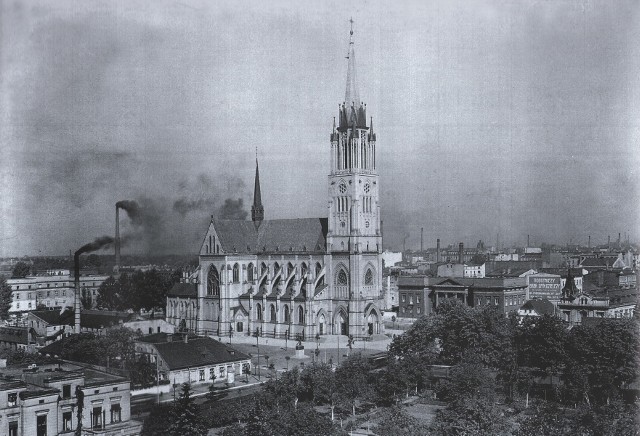 27 stycznia 1935 roku odbył się ingres do katedry łódzkiej drugiego ordynariusza diecezji łódzkiej – bp. Włodzimierza Jasińskiego. Na zdjęciu łódzka katedra, lata 1930-1935