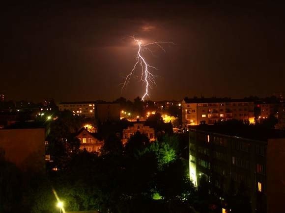 Grad i silne ulewy wystąpią nad naszym województwem