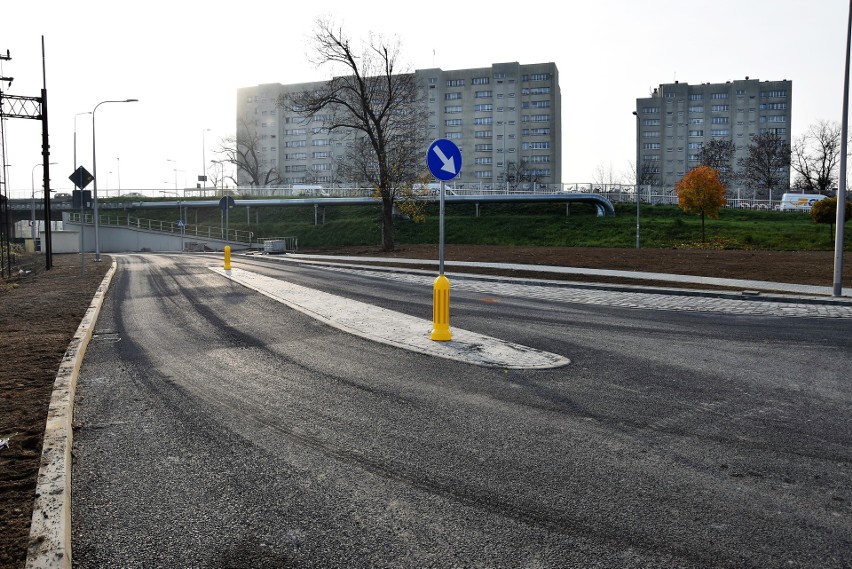 Układ komunikacyjny pod wiaduktem na ulicy Ozimskiej się...