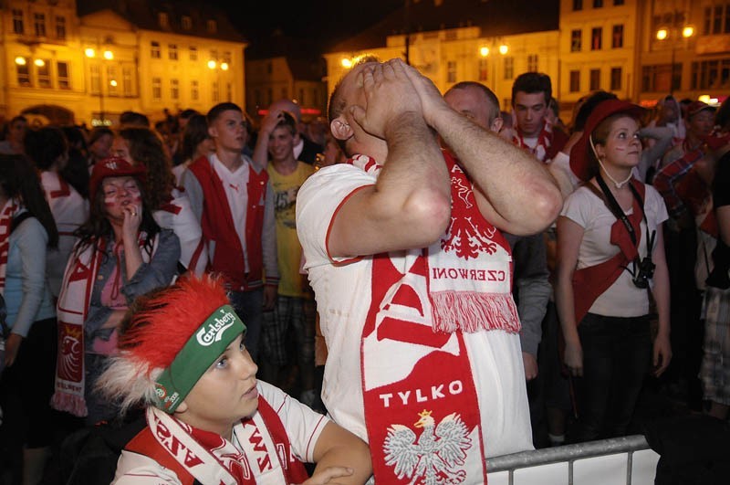 W Bydgoszczy popłynęły łzy. Polacy pożegnali się z EURO 2012