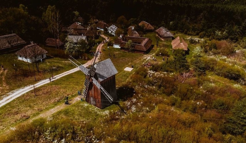 Imprezy folklorystyczne i kulinarne wypełniają kalendarz...