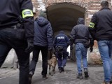 38-latka z Wrocławia podłożyła bombę w Warszawie. Policja bada jej powiązania z Al-Kaidą i Państwem Islamskim