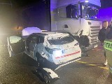 Wypadek na DK 1 w Kościelcu zablokował przejazd. Korek miał 10 km po zderzeniu samochodu osobowego z ciężarówką