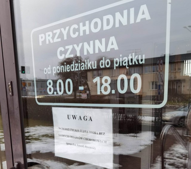 Bardzo trudna sytuacja panuje szczególnie w poradniach dziecięcych. Niektóre szpitalne oddziały pękają w szwach i zaczyna w nich brakować miejsc dla małych pacjentów