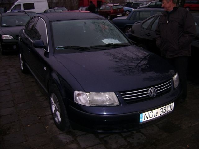 VW Passat, 1997 r., 1,6, 4x airbag, ABS, elektryczne szyby, wspomaganie kierownicy, centralny zamek, 14 tys. 500 zl